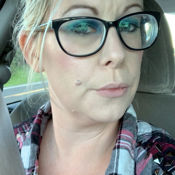 Meet your Posher, Mandy - Picture 3 of 5